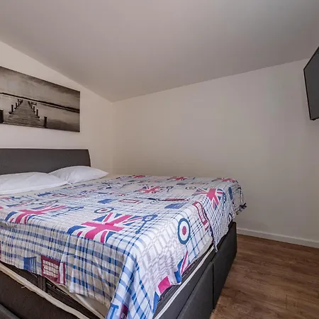 1 Bedroom Gorgeous In *