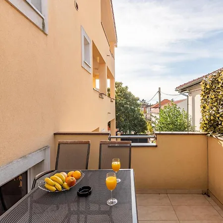 Apartment 1 Bedroom Gorgeous In Zadar