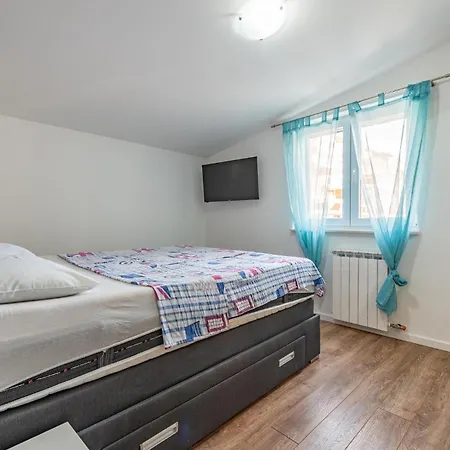 1 Bedroom Gorgeous In アパート ザダル