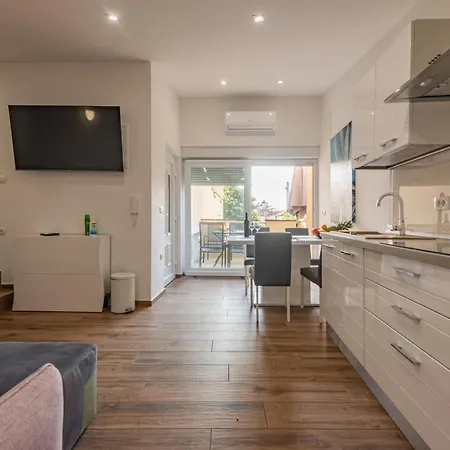 アパート 1 Bedroom Gorgeous In ザダル