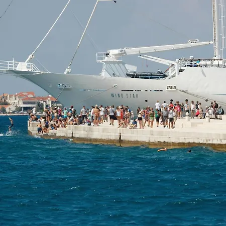 1 Bedroom Gorgeous In