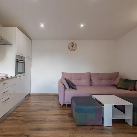 Апартаменты 1 Bedroom Gorgeous In *